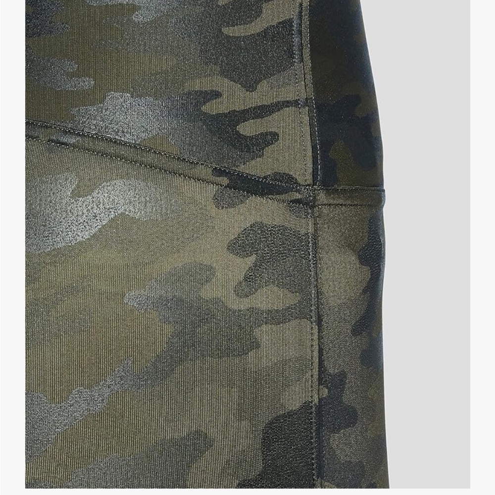 Spanx Women's Faux Leather Camo Leggings Camouflage High-Waisted Leggings Medium - Picture 3 of 9